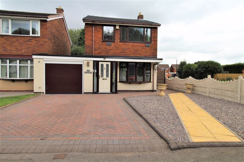 3 bed linkdetached house for sale in Watling Street, 152334 WS8, £