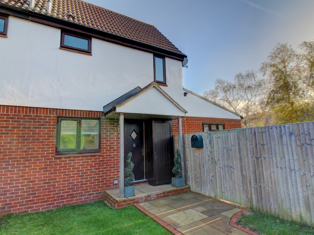 2 bed end terrace house for sale in Treelands, North Holmwood, Dorking