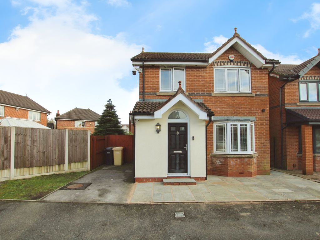 3 bed detached house for sale in Caterham Avenue, Bolton BL3, £299,950