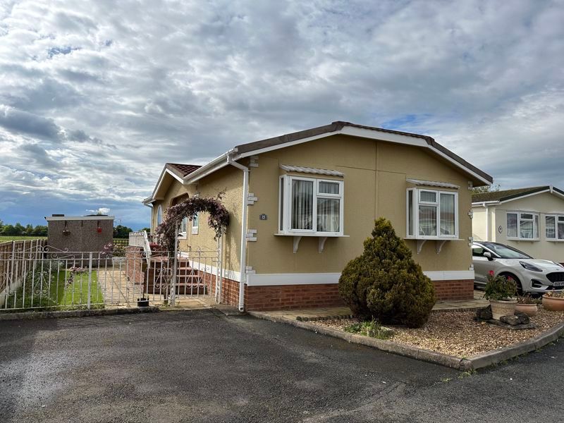 2 bed mobile/park home for sale in Breton Park, Muxton, Telford TF2, £