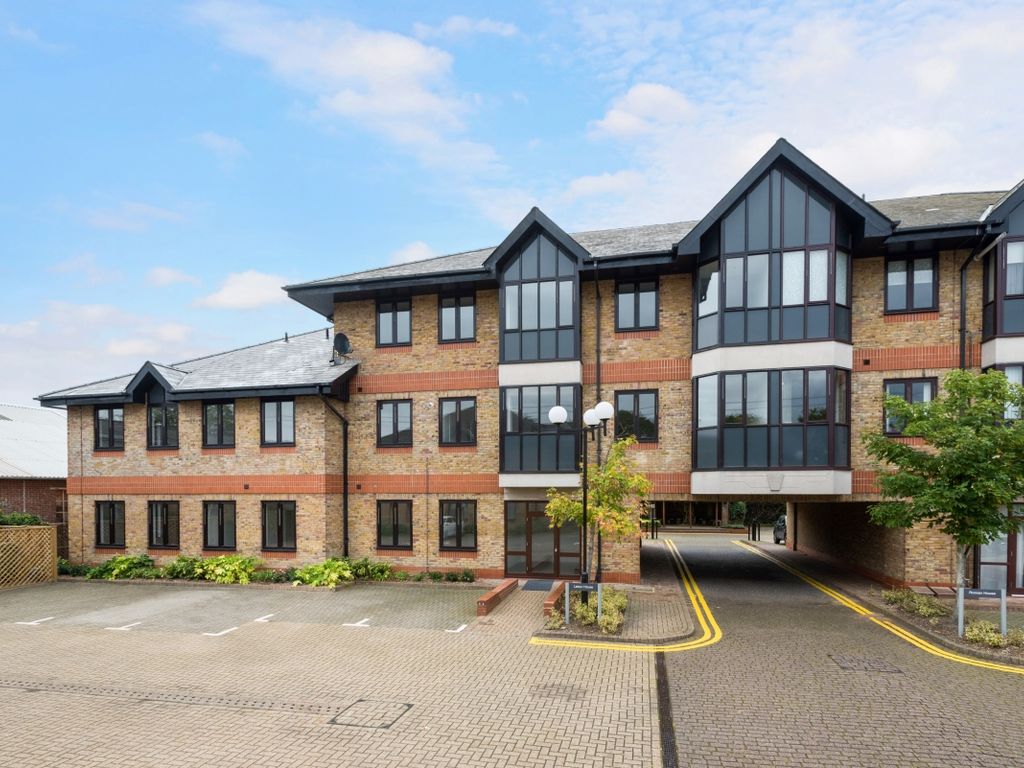 1 bed flat to rent in Hanworth Lane, Chertsey KT16 Zoopla