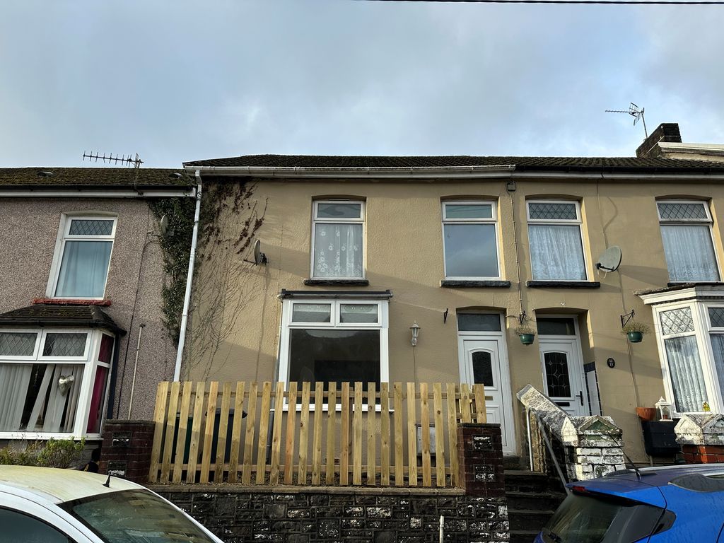 3 bed terraced house to rent in Glynmynach Street, Pontypridd CF37, £