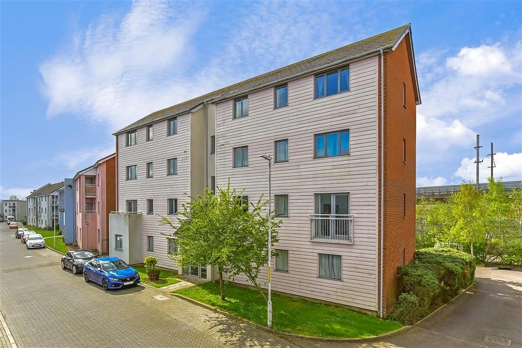 2 bed flat for sale in Billington Grove, Willesborough, Ashford, Kent