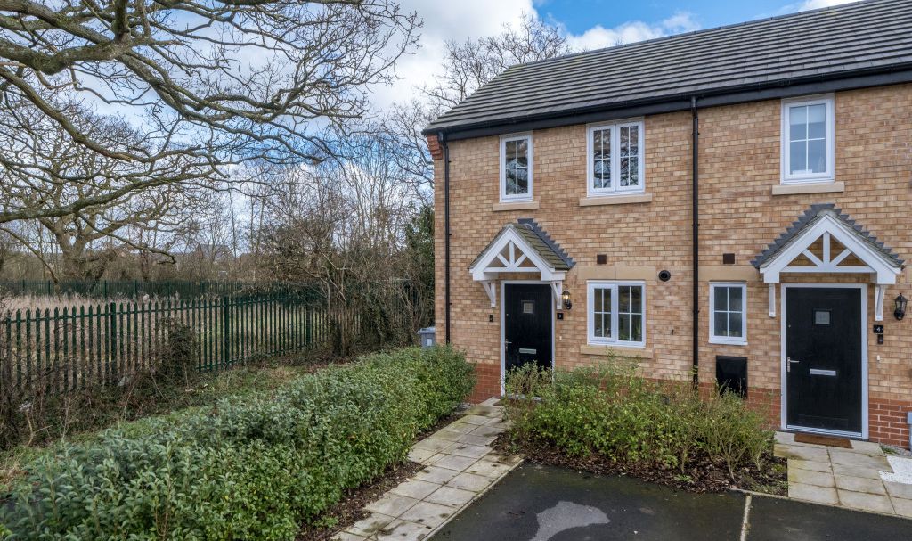 2 bed end terrace house for sale in John Maddock Drive, Crewe CW1, £