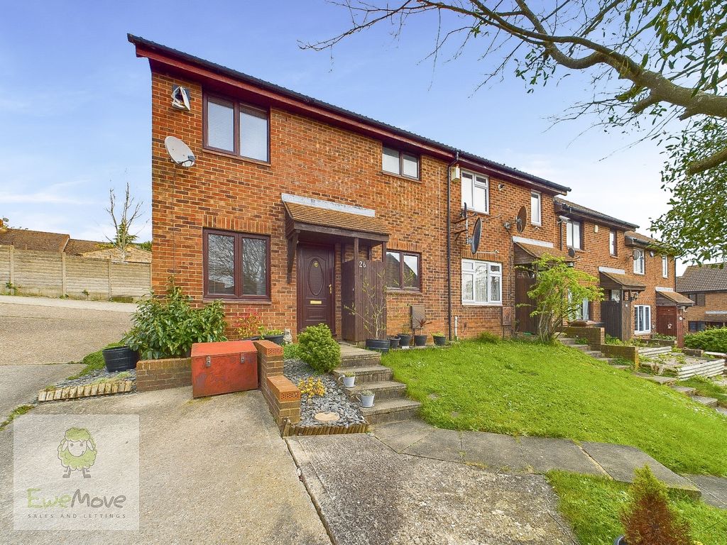 1 bed end terrace house for sale in Harvel Avenue, Strood, Rochester