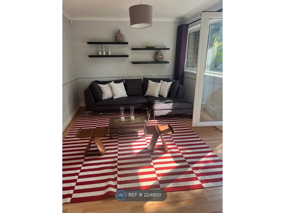 2 bed flat to rent in Raynes Park, London SW20, £2,200 pcm Zoopla