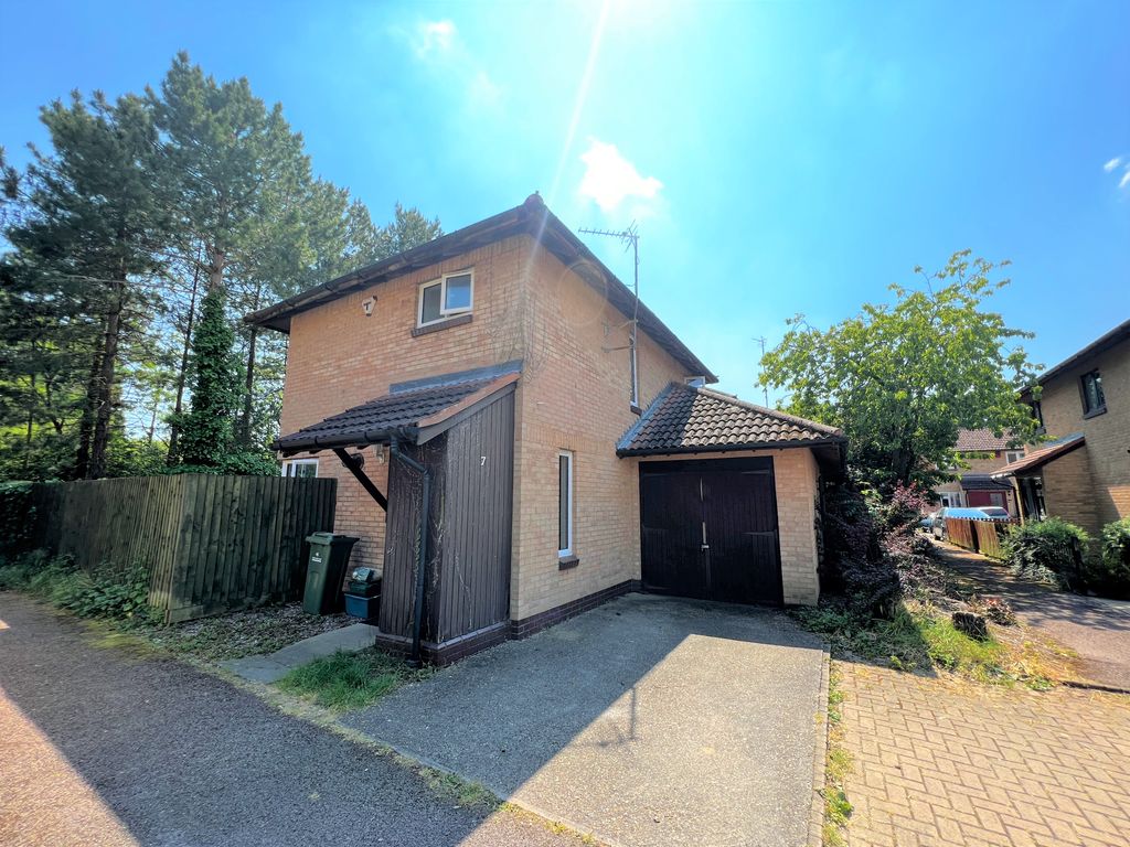 3 bed property to rent in Breamore Court, Great Holm, Milton Keynes MK8