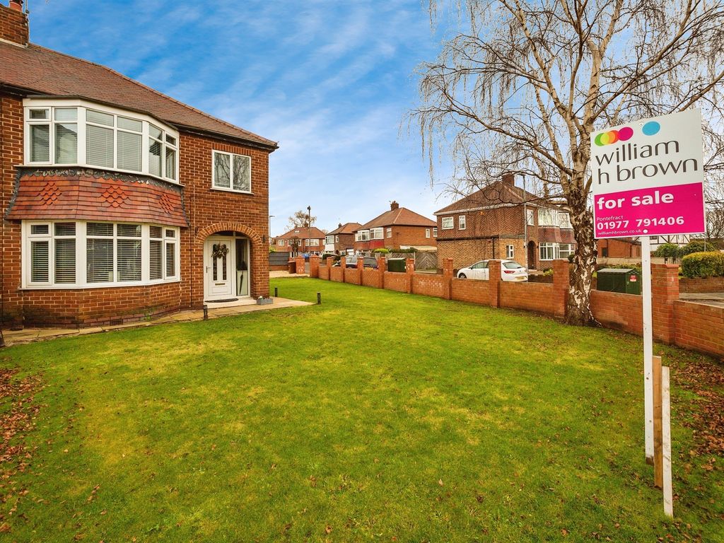 3 bed semidetached house for sale in Rowlands Avenue, Upton
