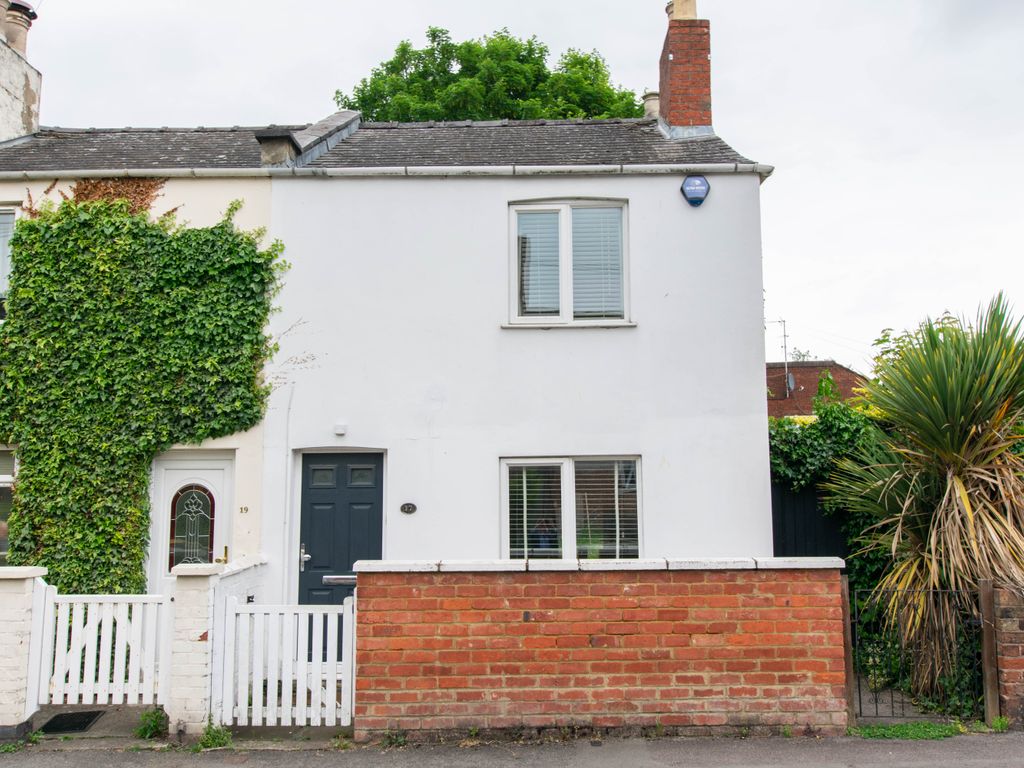 2 bed semidetached house to rent in Alstone Lane, Cheltenham GL51, £