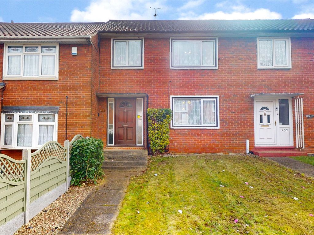 3 bed terraced house for sale in Witchards, Kingswood, Basildon, Essex