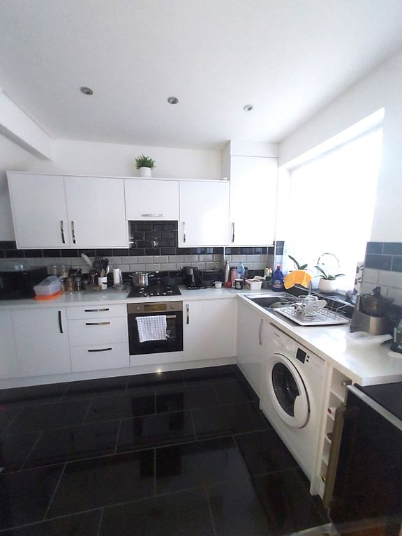 Room to rent in Northborough Road, London SW16, £750 pcm Zoopla