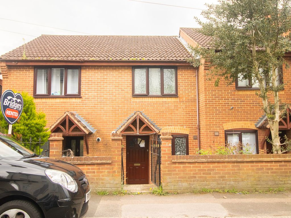 2 bed terraced house to rent in Western Road, Aldershot GU11 Zoopla