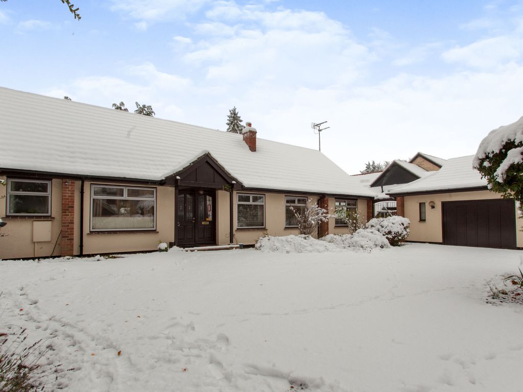 3 bed bungalow for sale in Kings Mill Lane, Great Shelford, Cambridge