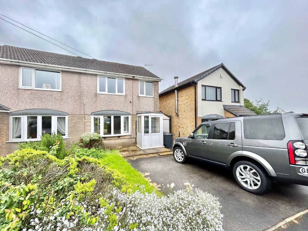 3 bed semidetached house for sale in Burnsall Close, Burnley BB10, £
