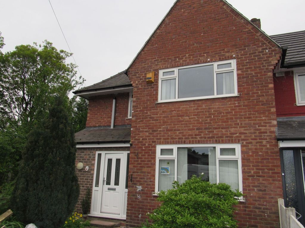 3 bed terraced house for sale in Royalthorn Drive, Sharston, Wythenshawe, Manchester M22 Zoopla