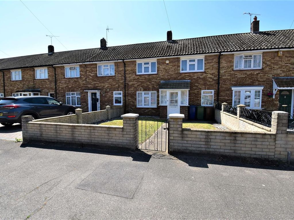 3 bed terraced house for sale in Saints Walk, Chadwell St. Mary, Grays
