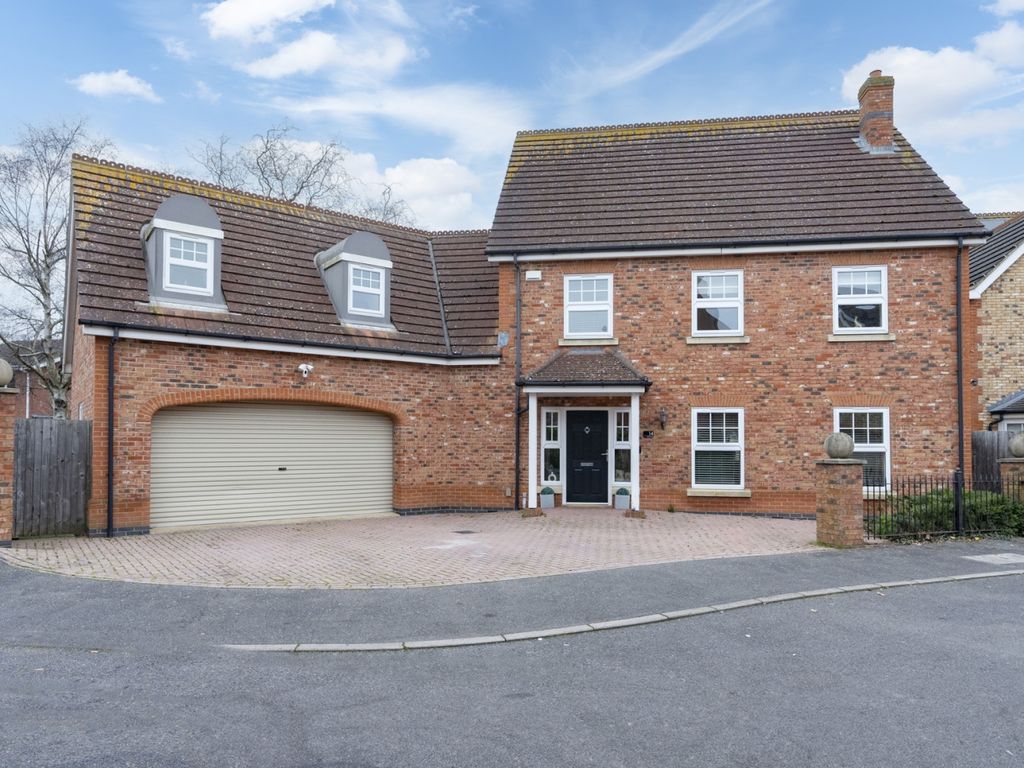 5 bed detached house for sale in Abbots Crescent, Spalding, Lincolnshire PE11, £450,000 Zoopla
