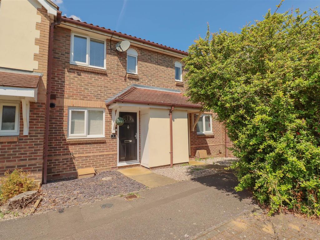 2 bed terraced house for sale in Erskine Place, Wickford SS12 Zoopla