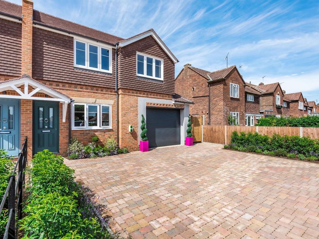 New home, 4 bed semidetached house for sale in Springfield Road