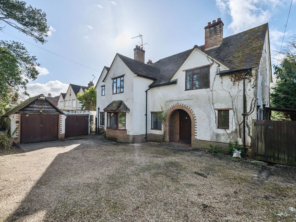 5 bed detached house for sale in Echo Barn Lane, Wrecclesham, Farnham