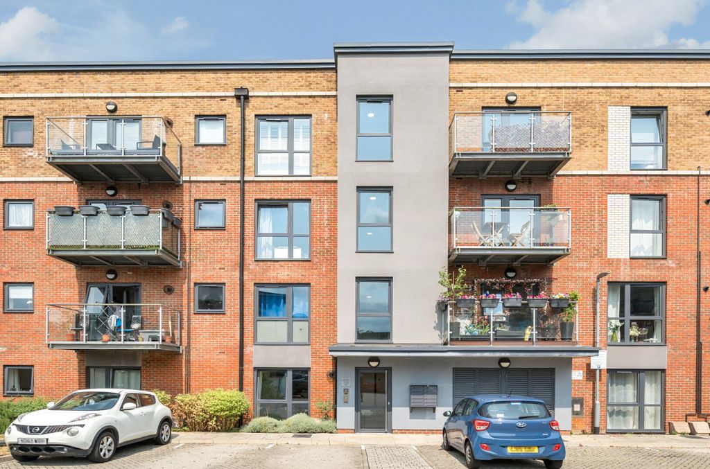 2 bed flat for sale in Arla Place, Ruislip HA4 Zoopla