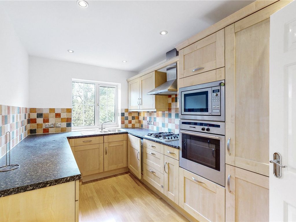 2 bed flat for sale in Courtleigh Gardens, London NW11, £599,950 Zoopla