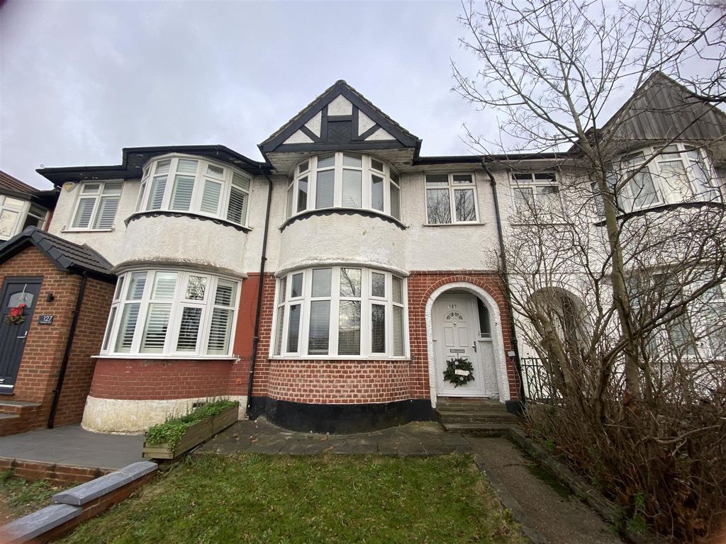 3 bed terraced house for sale in Hampden Way, Southgate N14, £650,000