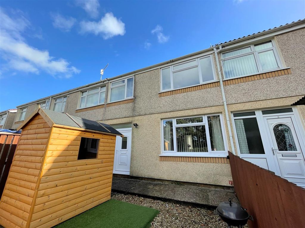 3 bed terraced house for sale in Fairyland SA11 Zoopla