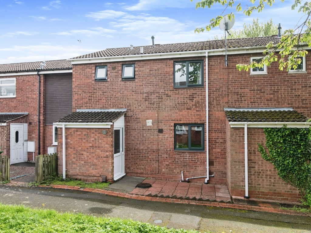 3 bed terraced house for sale in Loxley Close, Redditch, Worcestershire