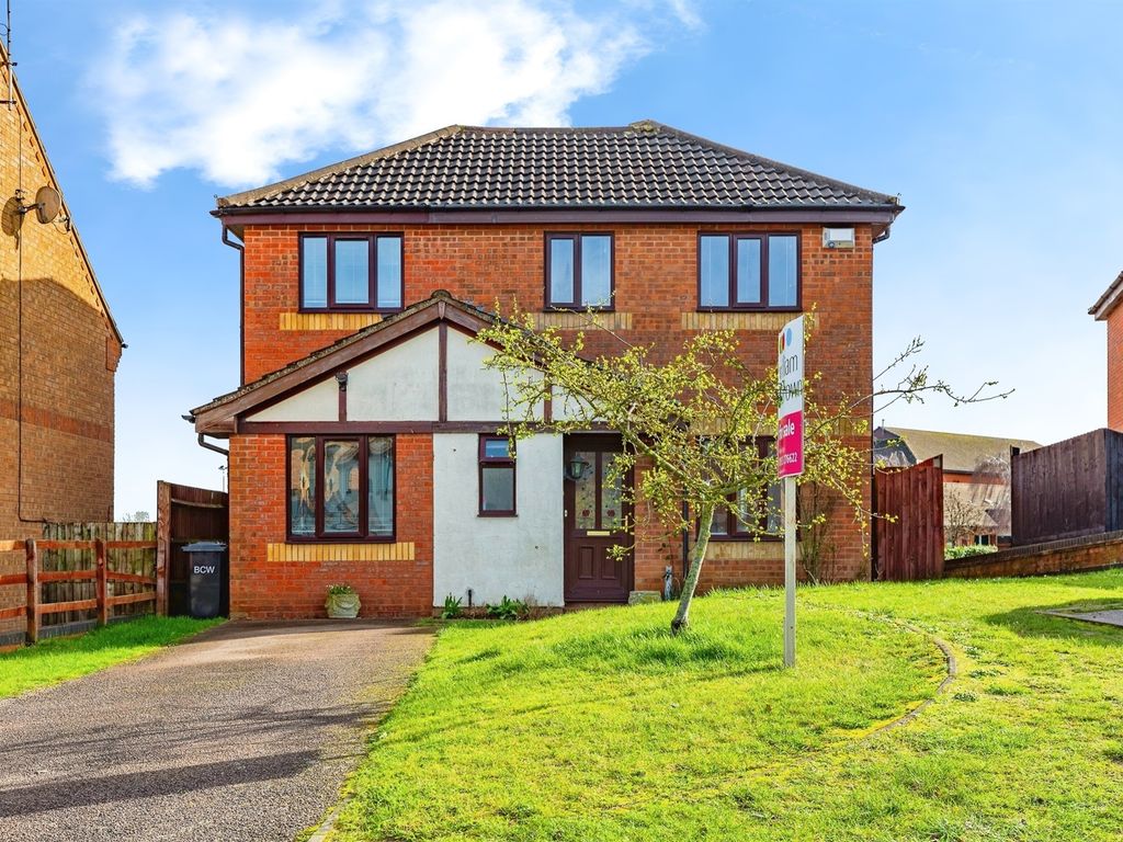 5 bed detached house for sale in Ashby Close, Wellingborough NN8, £