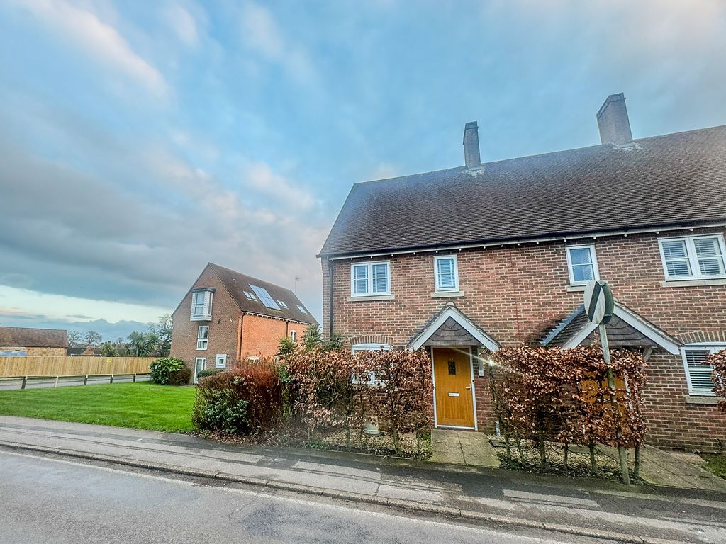 2 bed end terrace house for sale in Trinity Fields, Horsham RH13, £111,000 Zoopla