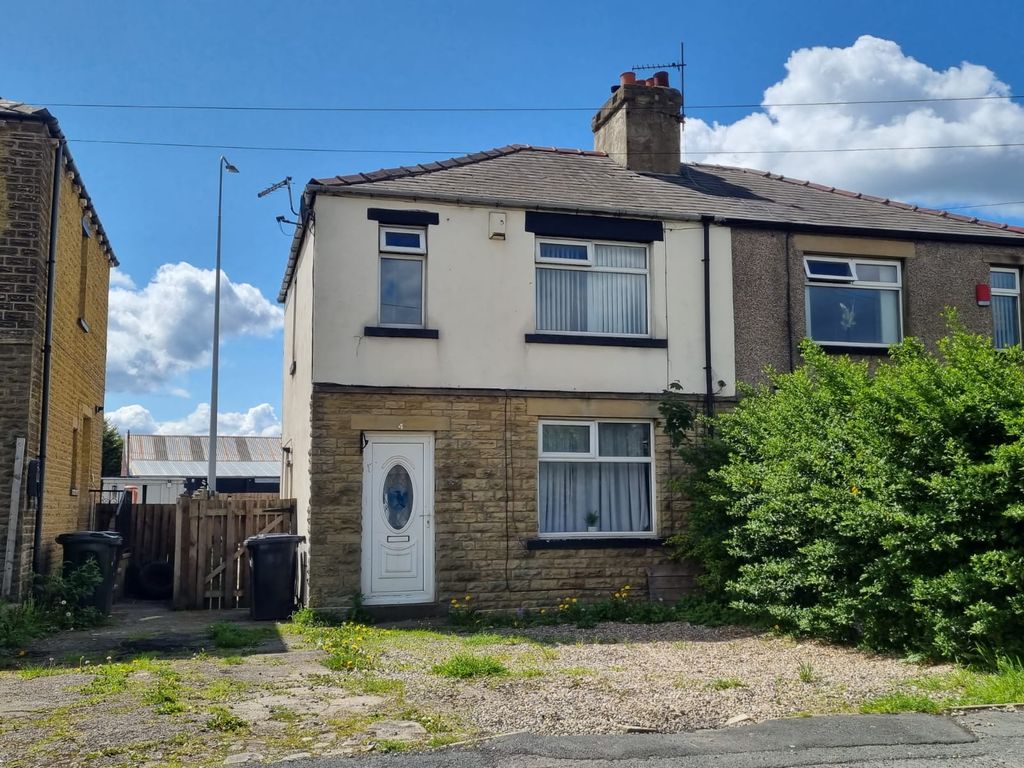 3 bed semidetached house to rent in Bela Avenue, Bradford BD4 Zoopla