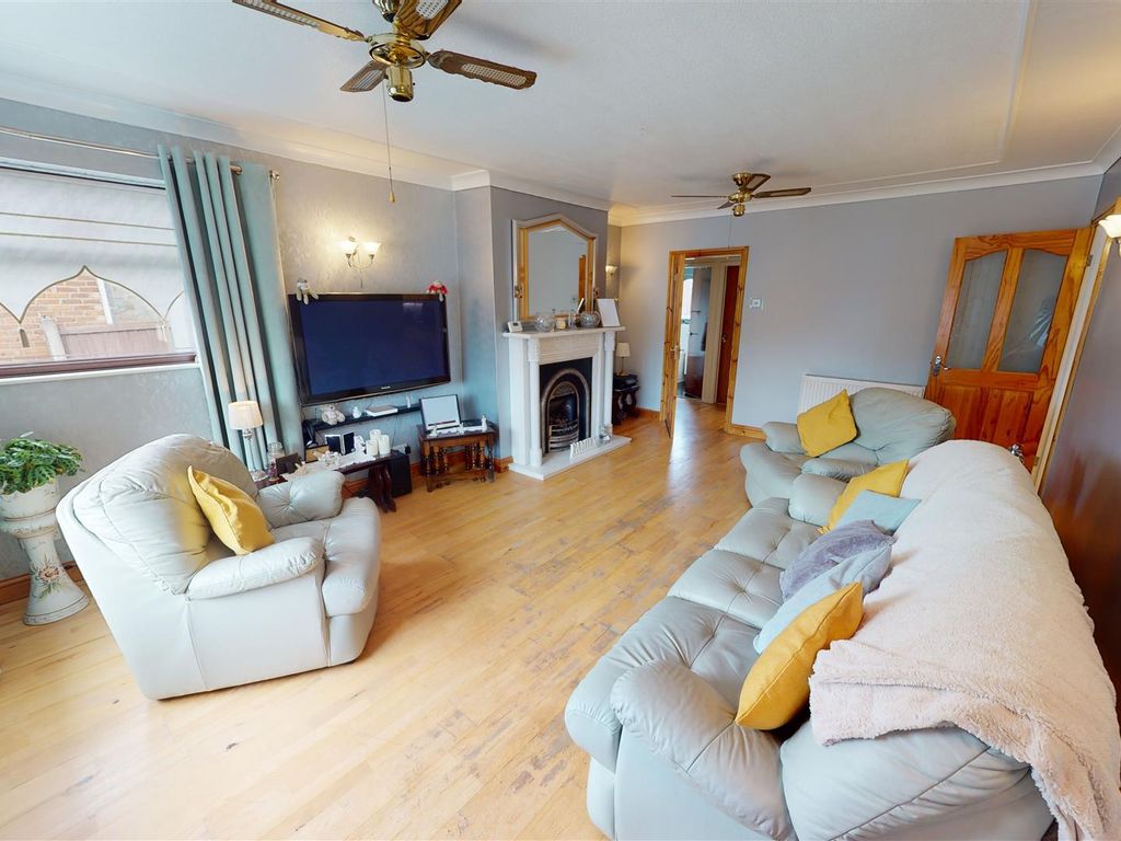 4 bed detached bungalow for sale in Stuart Crescent, Billinge, Wigan, 7 WN5 Zoopla