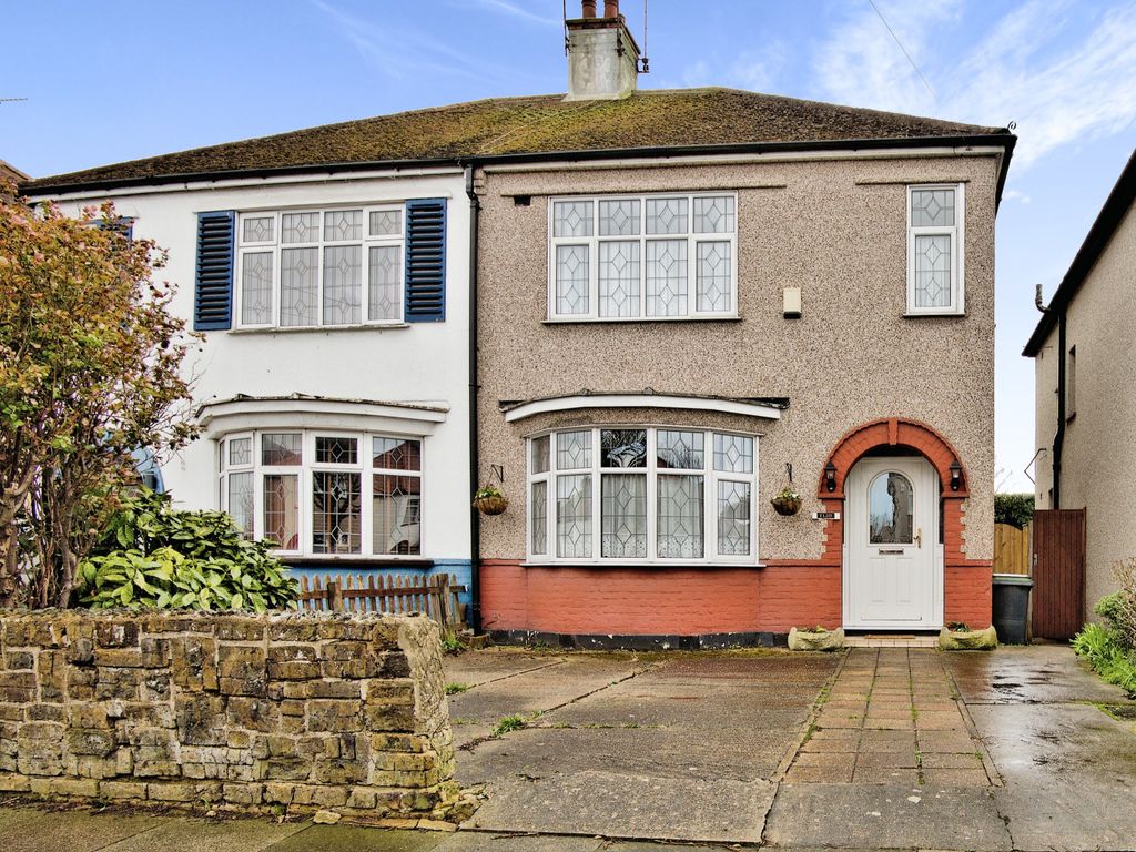 3 bed semidetached house for sale in Royston Avenue, SouthendOnSea