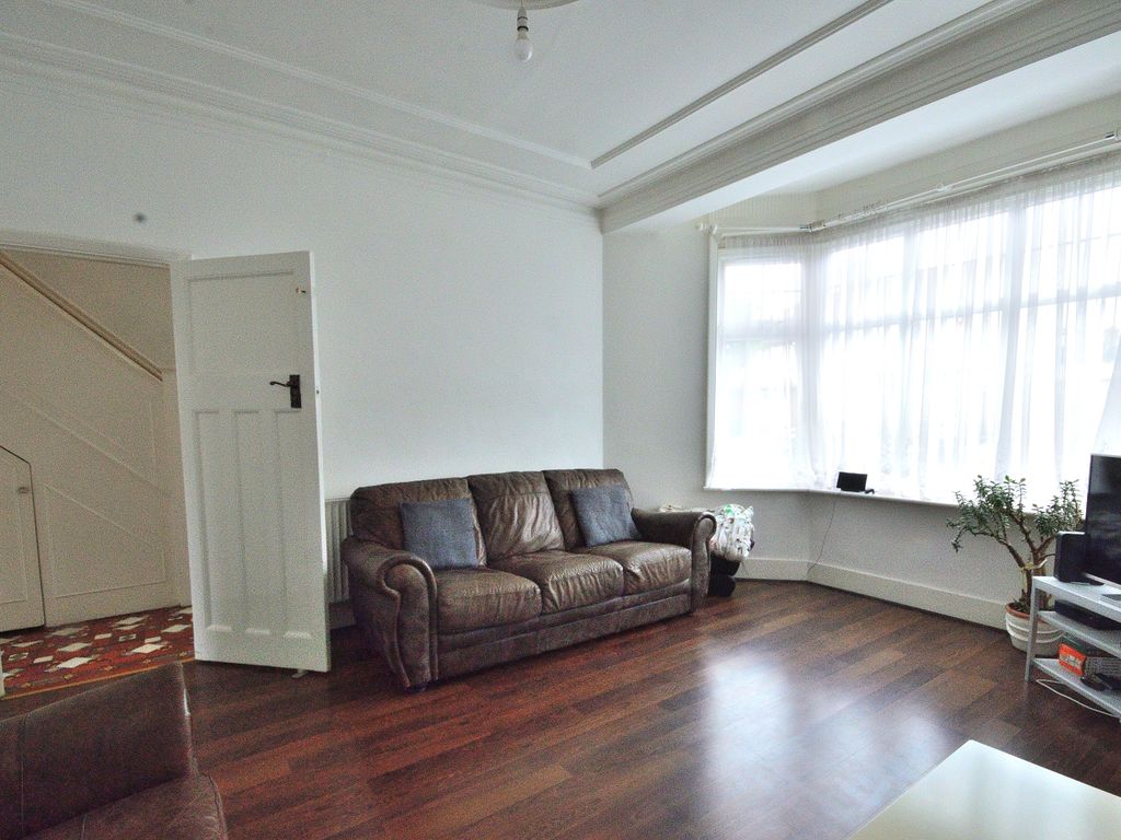 3 bed end terrace house for sale in Belmont Avenue, London N13, £