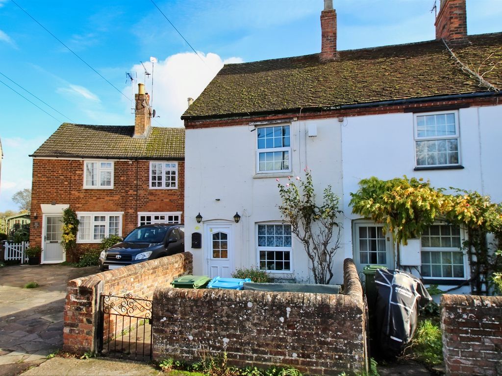 2 bed property for sale in Broughton Crossing, Broughton, Aylesbury