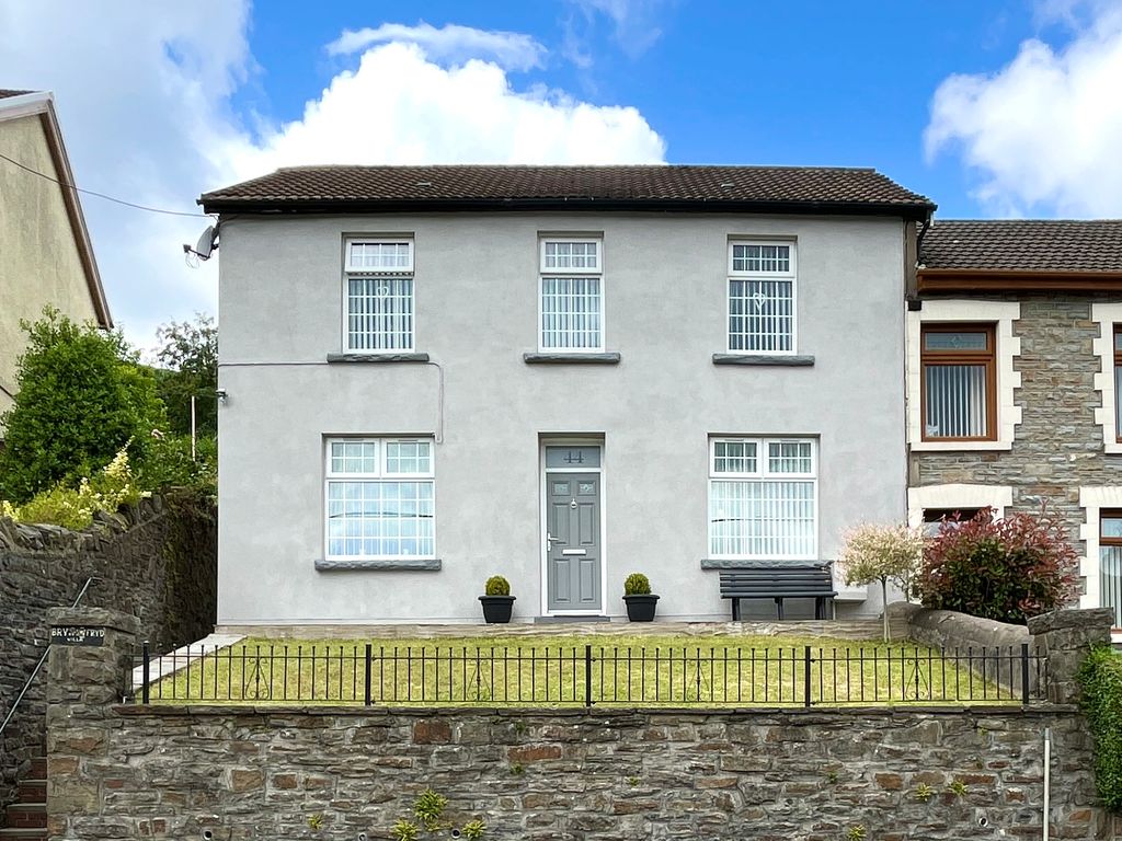 4 bed semidetached house for sale in Llanwonno Road, Mountain Ash, Mid