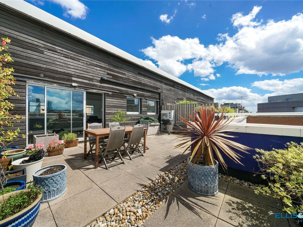 Sunlight Square, London E2  