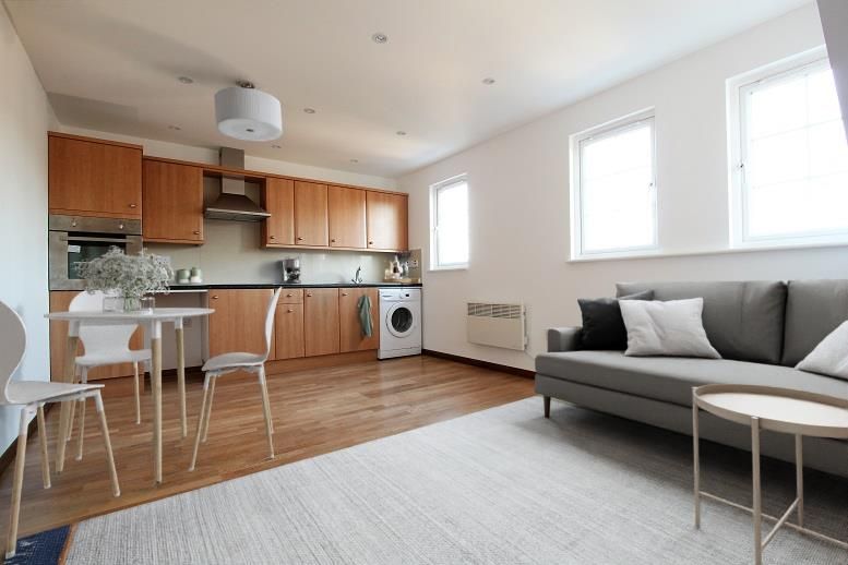 1 bed flat to rent in Elm Grove, Cricklewood NW2, £1,600 pcm Zoopla