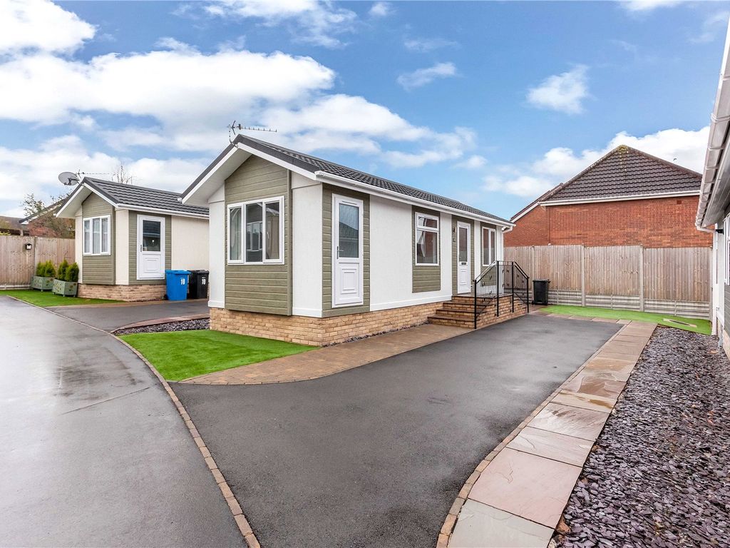 1 bed bungalow for sale in Featherstone Park, New Road, Featherstone