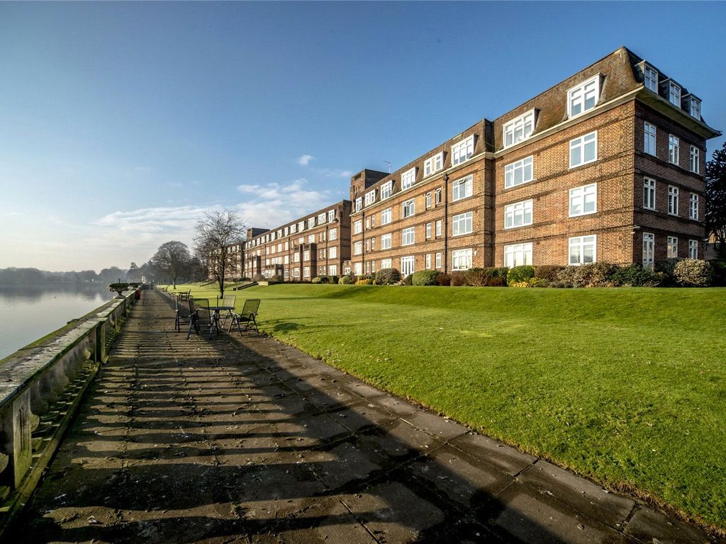 1 bed flat to rent in Thames Eyot, Cross Deep, Twickenham TW1, £1,650