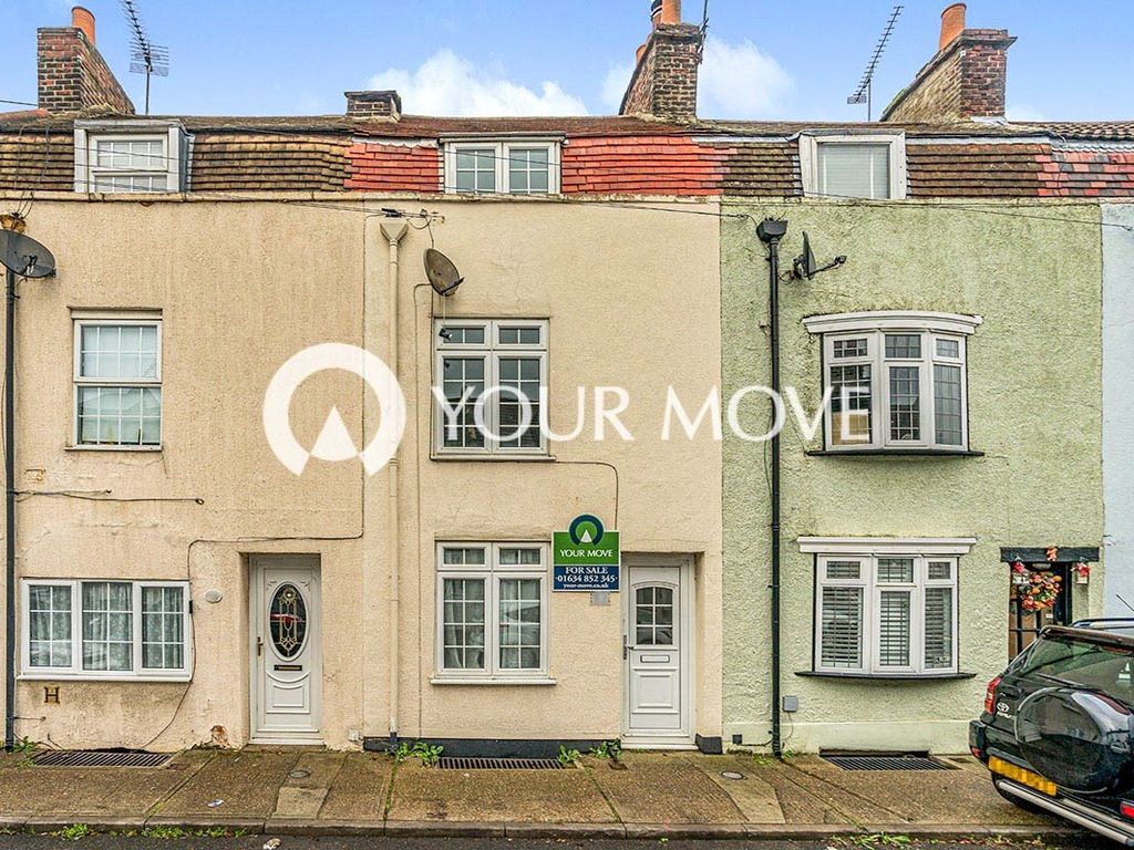 3 bed terraced house to rent in Layfield Road, Gillingham, Kent ME7