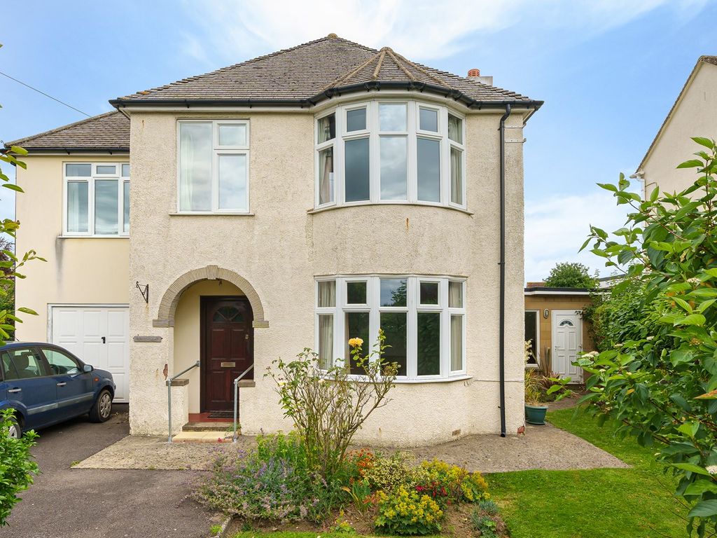 5 bed detached house for sale in St Avenue, Kings Stanley