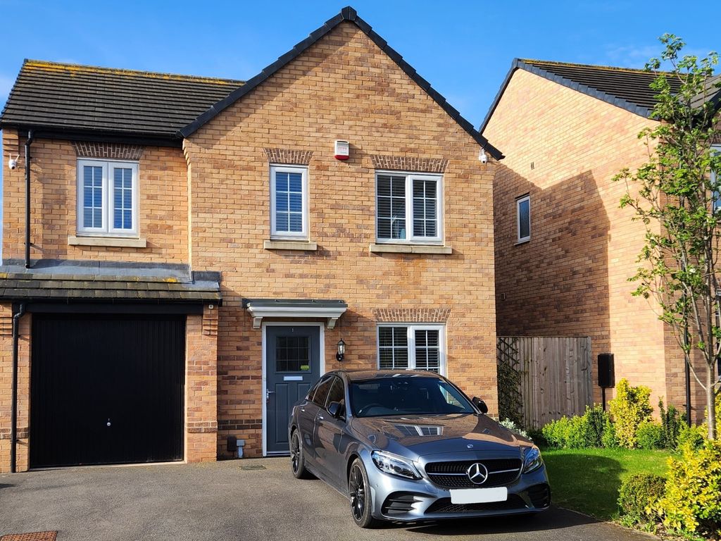 4 bed detached house for sale in Yew Road, Whinmoor, Leeds LS14 Zoopla