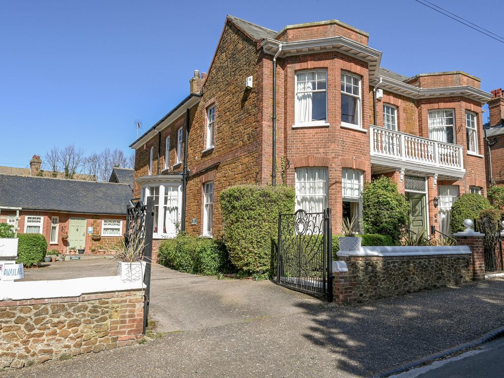 12 bed detached house for sale in Avenue Road, Hunstanton PE36 Zoopla
