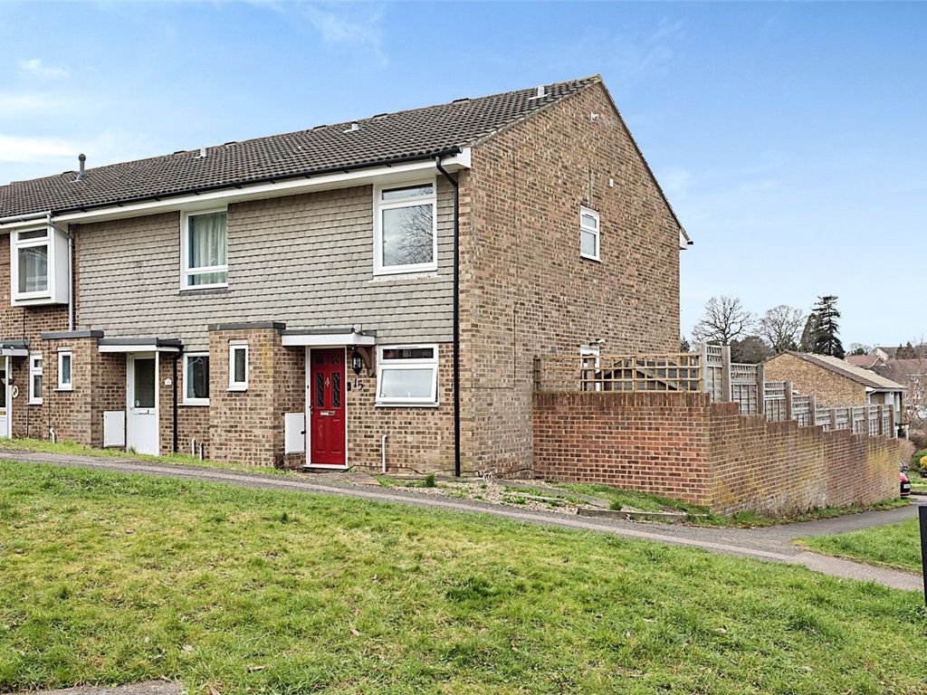 3 bed detached house for sale in Kingfisher Drive, Redhill, Surrey RH1 Zoopla
