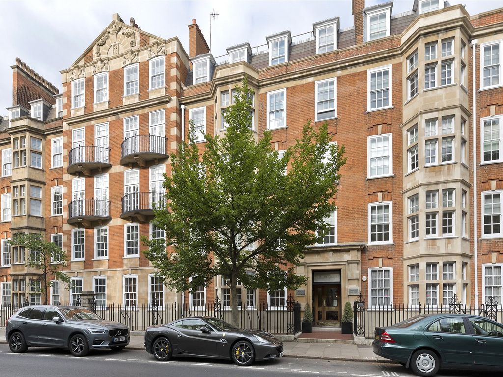 Coleherne Court, Redcliffe Gardens, Earl's Court SW5