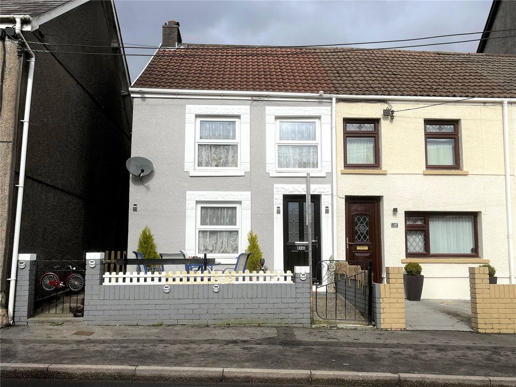 2 bed end terrace house for sale in Norton Road, Penygroes, Llanelli