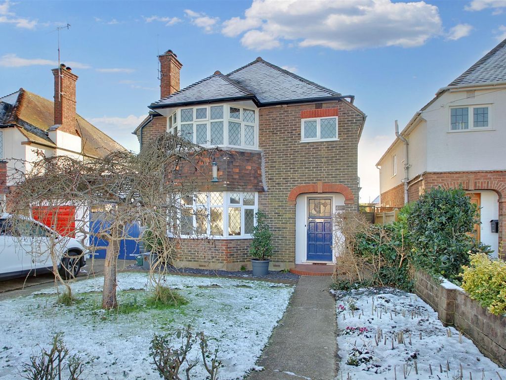 4 bed detached house for sale in Drummond Road, GoringBySea, Worthing