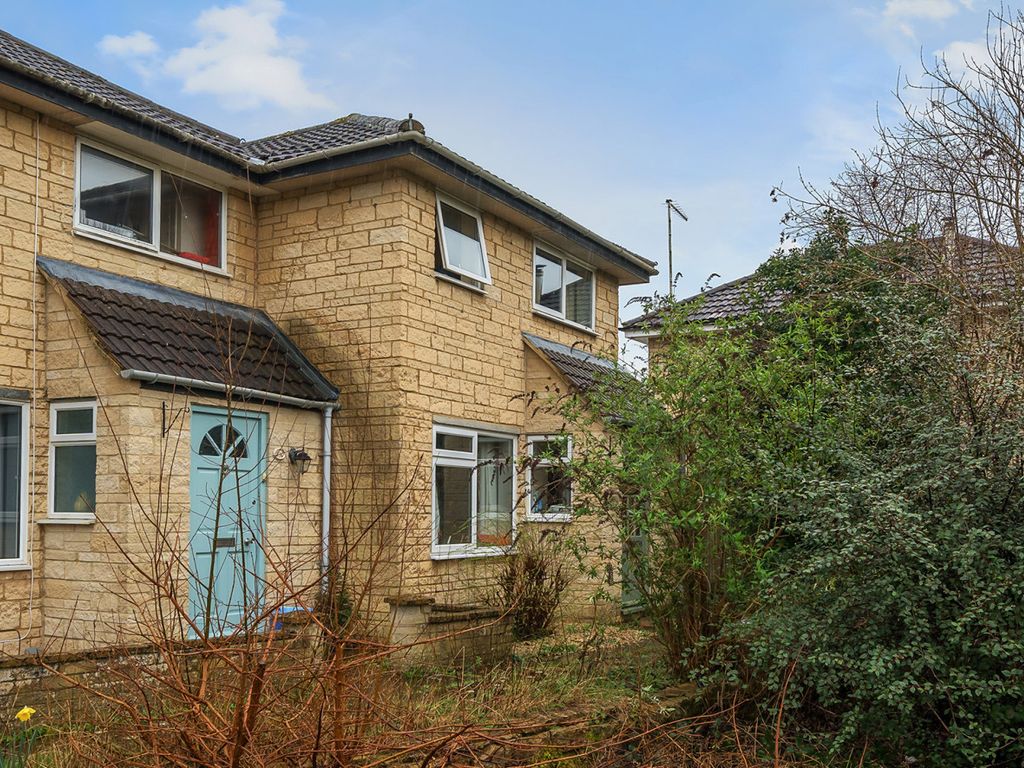 3 bed end terrace house for sale in Stratton Heights, Cirencester
